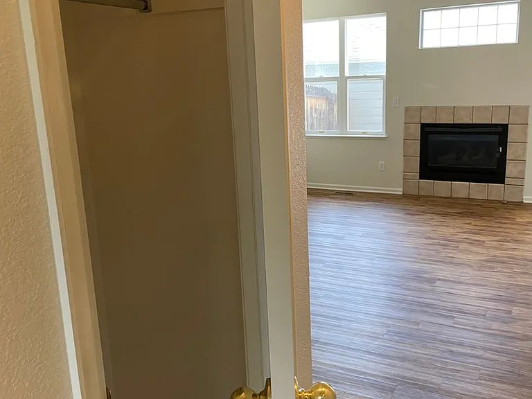 2950 Neil Dr #8 — Photo 7