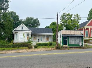 216 E Main St, Henderson, TX 75652