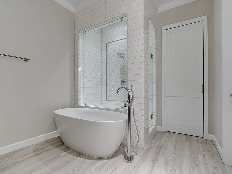 160 Morrow Ave #208 — Photo 9