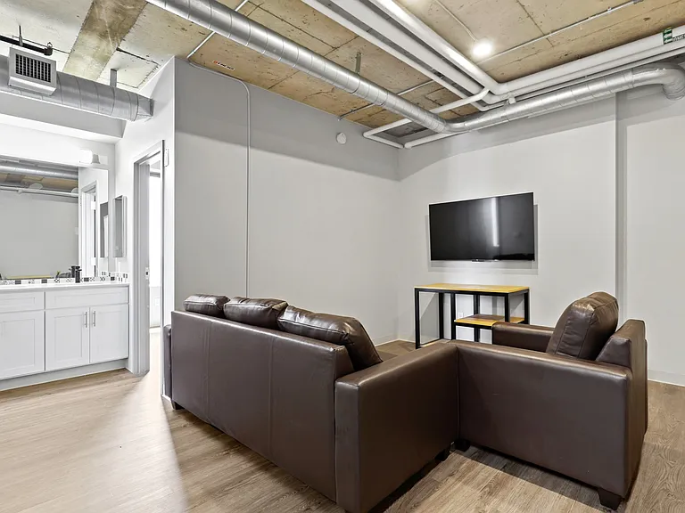 Auraria Lofts — Photo 2