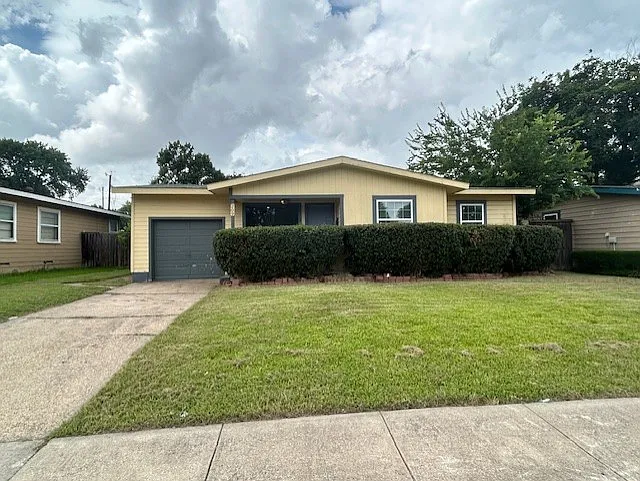 209 E Linda Dr