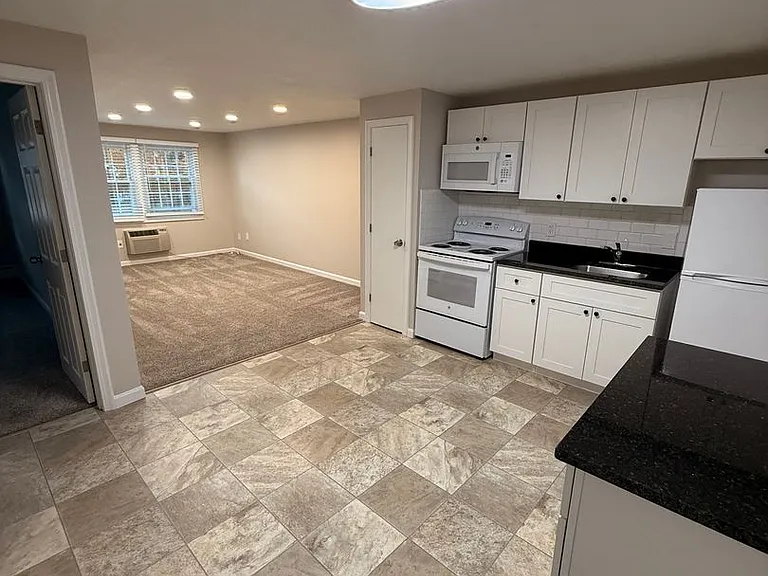 Ridgewood Apartments Gardner — Photo 2