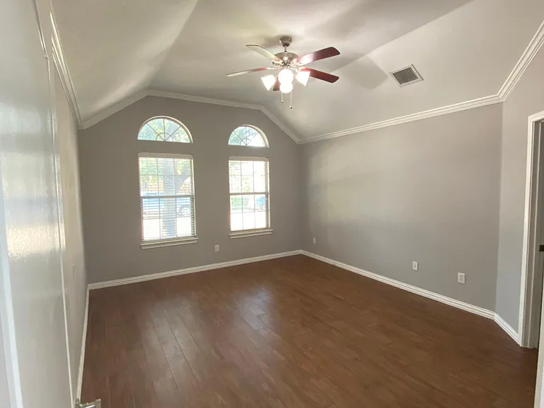 1720 Hackberry Branch Dr — Photo 4