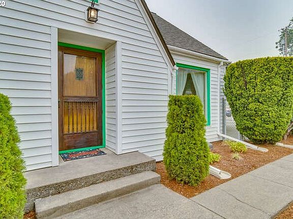 3rd image of 14320 NE 72nd Ave