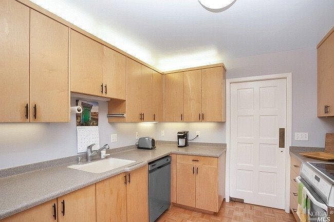 1st image of 42 Greenwood Bay Dr