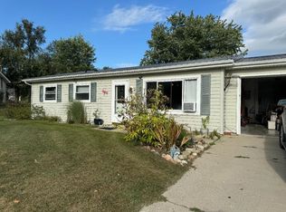 915 Dublin Ln, Angola, IN 46703