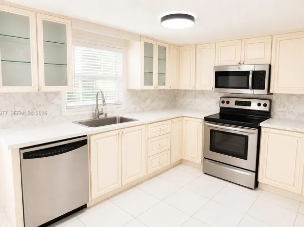 765 W 23rd St, Hialeah, FL 33010