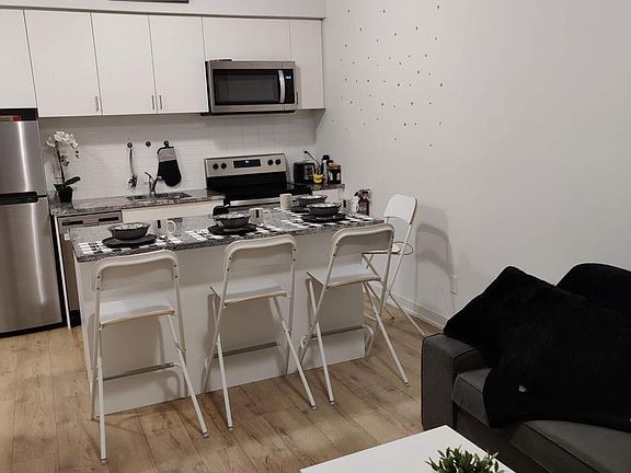 3rd image of 1740 Simcoe St N #37