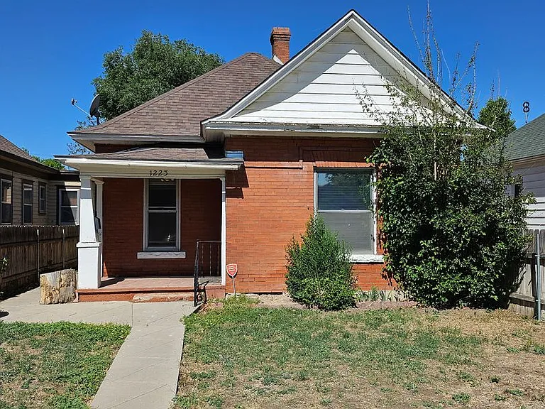 1223 Claremont Ave — Photo 1