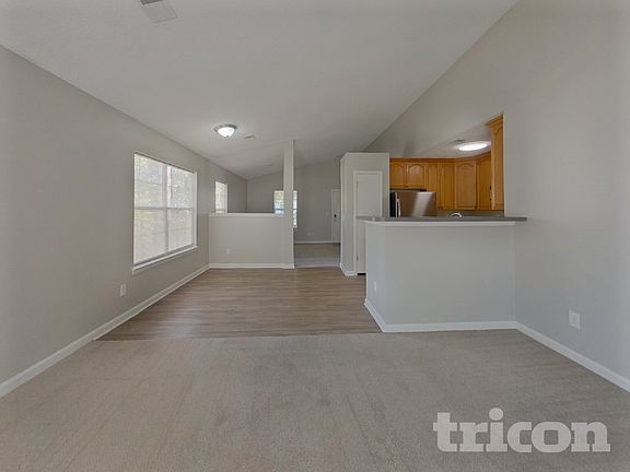 2nd image of 18 Glen Knoll Ct