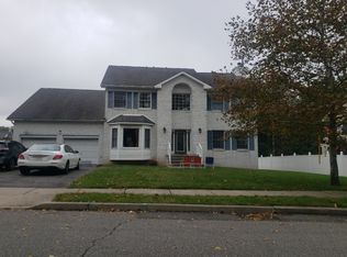 4 Milford Ct, Edison, NJ 08820