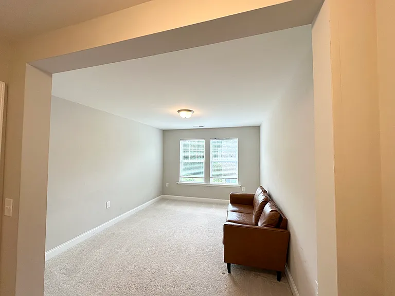 304 Fenella Dr — Photo 14