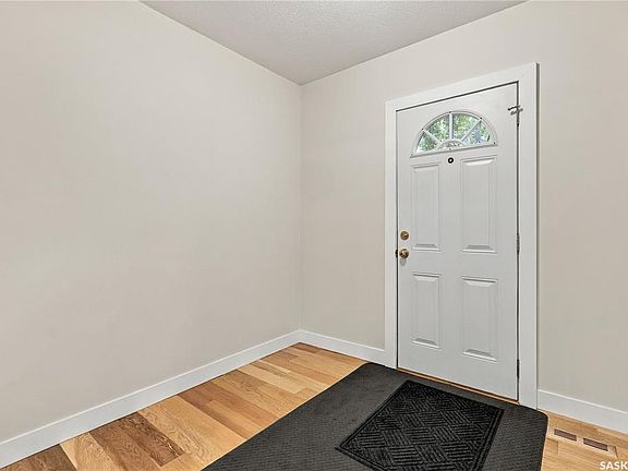 3rd image of 3231 Robinson STREET