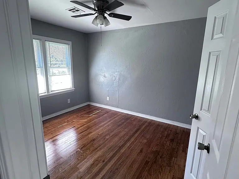 837 W Moore Ave — Photo 37