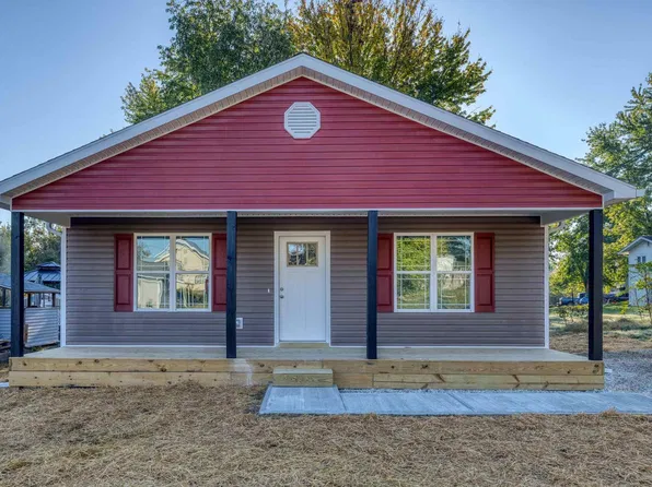 227 N Lincoln Ave, Oakland City, IN 47660