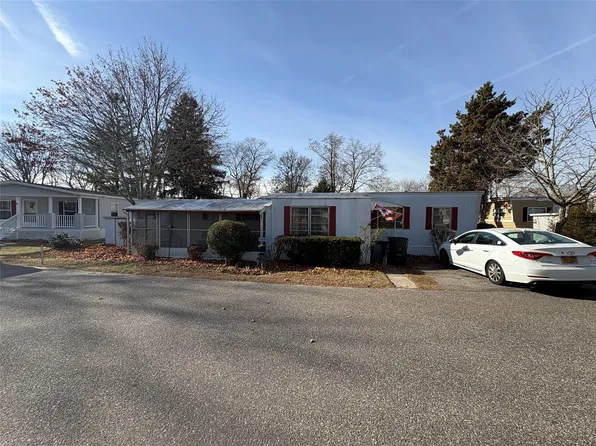1964 River Road #13, Calverton, NY 11933
