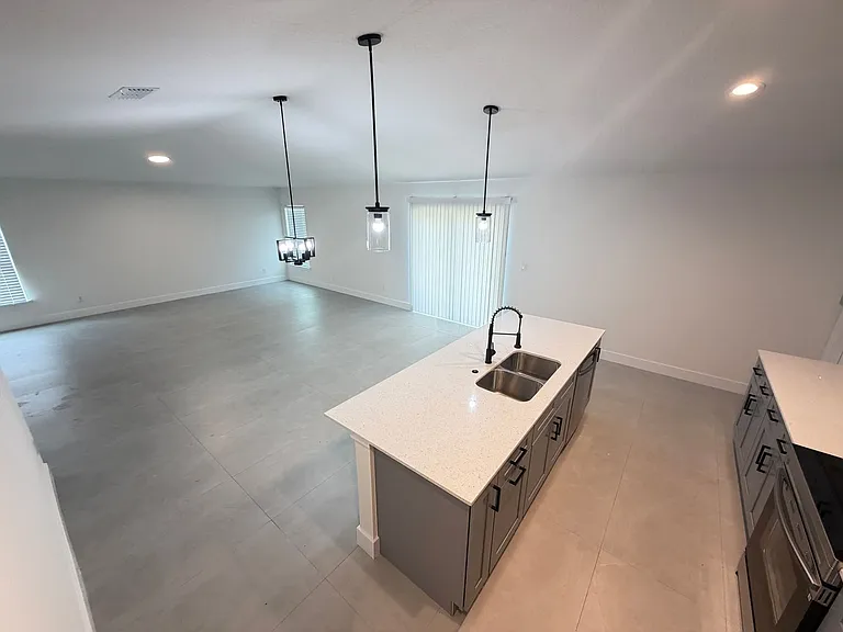 2614 Palomar Ave SE — Photo 12