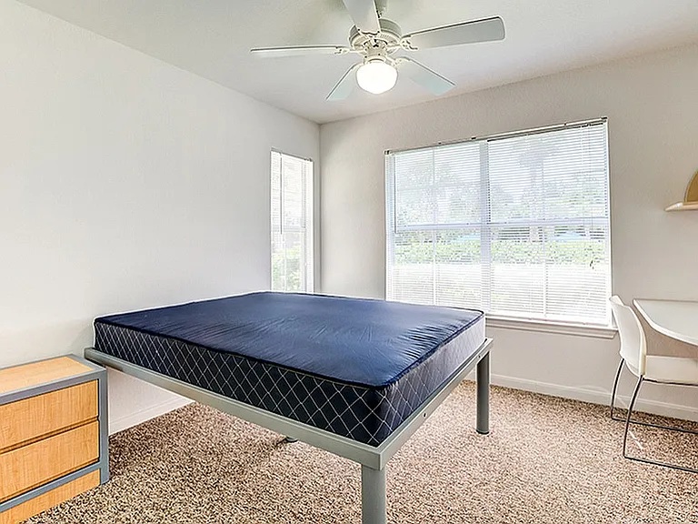 Cabana Beach Gainesville-Off Campus Apartments Near UF-Private Bedrooms