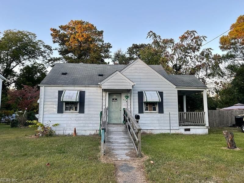 1st image of 114 Fairview Cir N