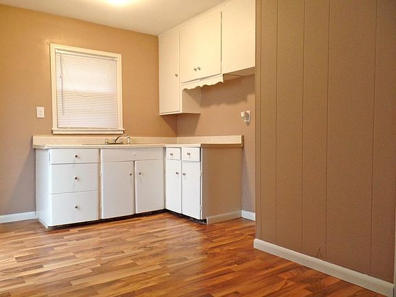 4th image of 3005 W Wiswall St