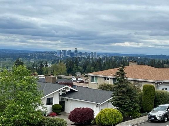 5th image of 4426 Somerset Dr SE