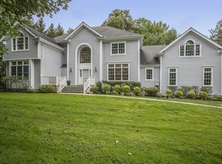 48 Marbourne Dr, Mamaroneck, NY 10543