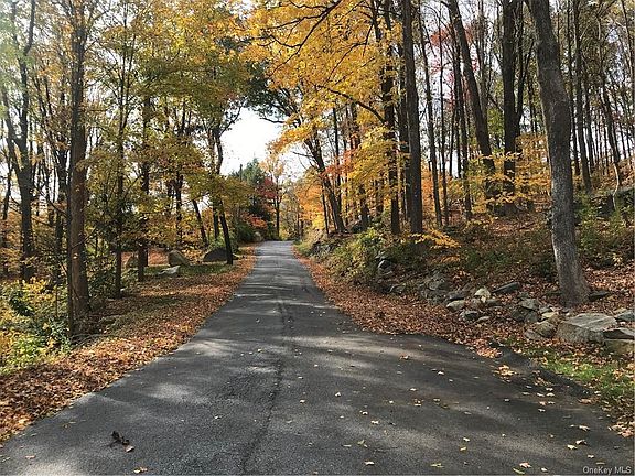 5th image of Crossroad Ct