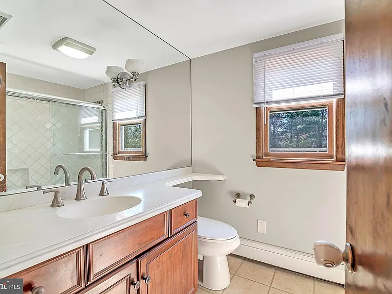 32 Cranbury Rd — Photo 16
