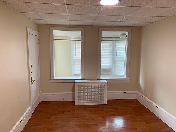 living room view facing exterior wall.