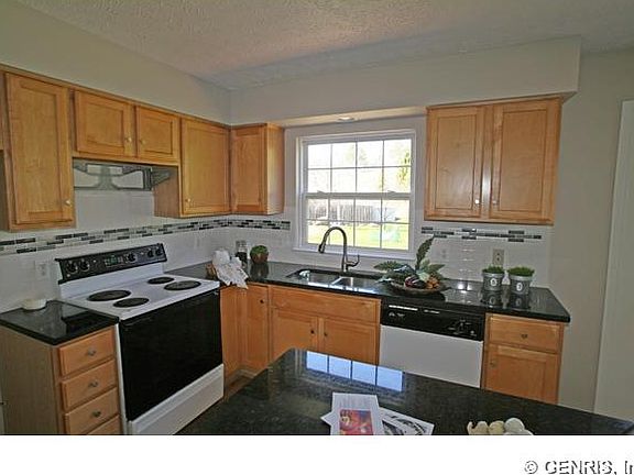 5th image of 22 Cornflower Dr