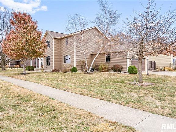 3rd image of 537 Richmond Dr