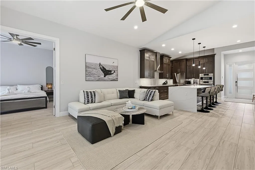 6 bed, 3.0 bath, 3246 sqft, $30,000 — Photo 2