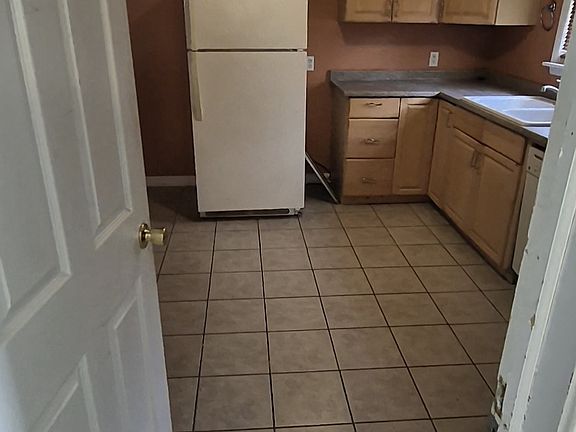 3rd image of 2426 Forest Ave APT 1
