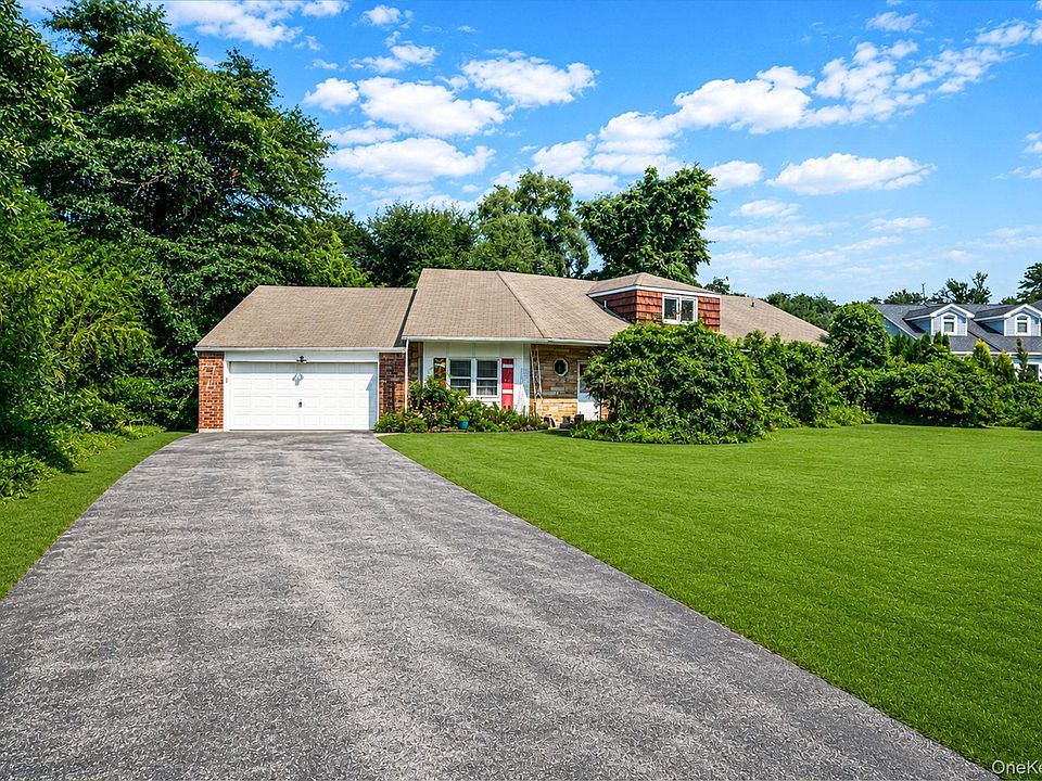 1st image of 893 Gardiner Drive
