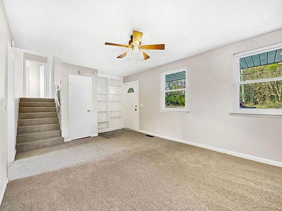 5th image of 433 Rockwood Dr