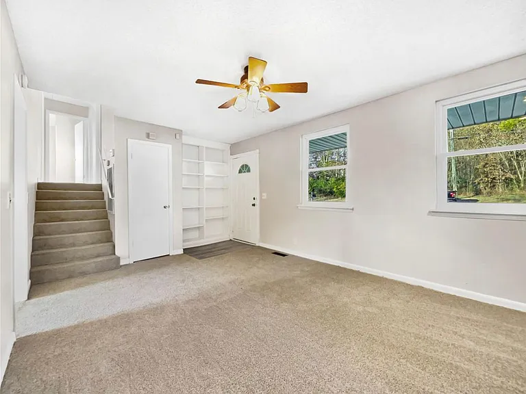 433 Rockwood Dr — Photo 5