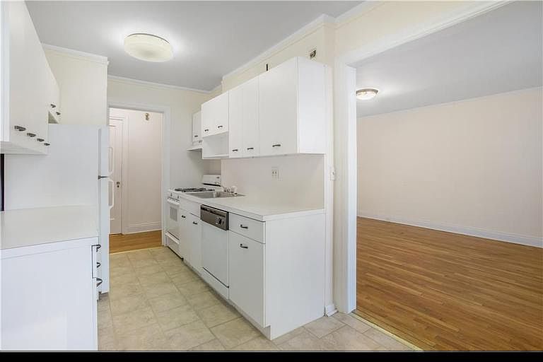 1st image of 232-254 Martine Ave #1