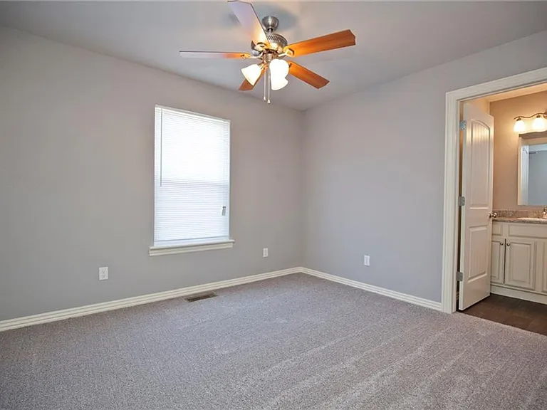 1253 N Rupple Rd — Photo 15