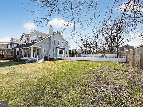 3rd image of 1712 Orchard Ave