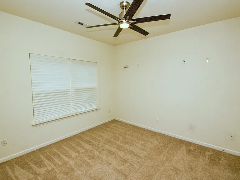 4115 Franklin St — Photo 13