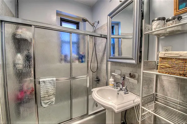 Sold by REMAX Elite | media 10