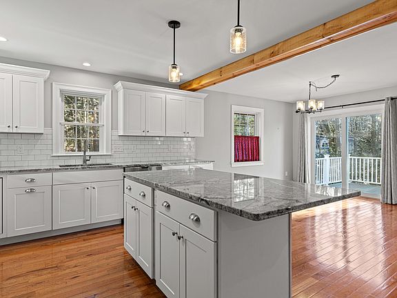 4th image of 2 Tucker Brook Drive