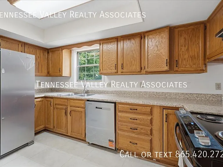 1277 Halifax Rd — Photo 21