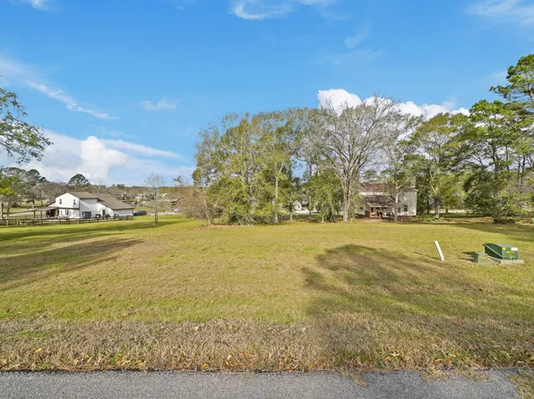 54 Lakecrest Ln, Huntsville, TX 77340