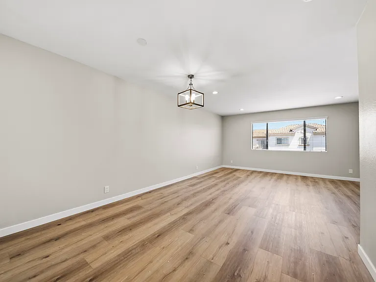 541 N 6th St #F — Photo 3