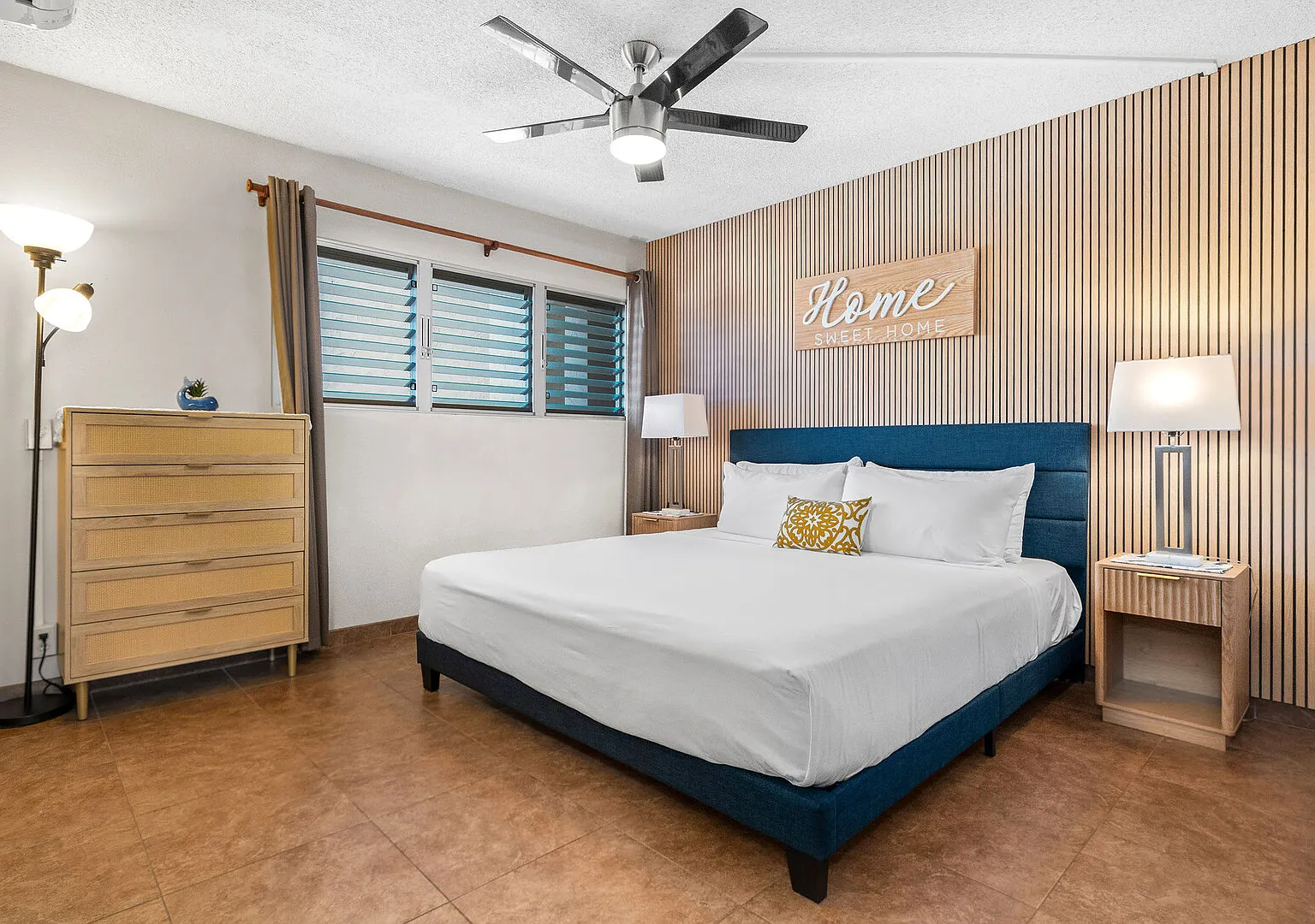Island Surf 304 - Modern Renovation, Stunning Views, Dual Zone Split — Photo 4