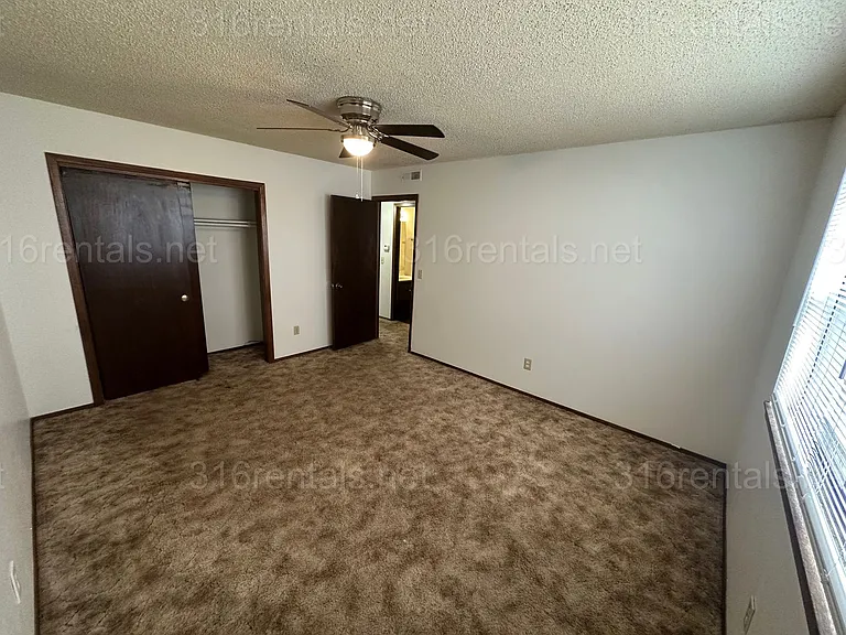 369 E Marion Ct #4 — Photo 8
