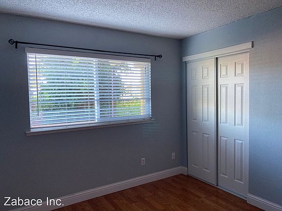 5th image of 2 Alder Ct #B