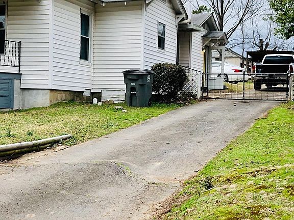 4th image of 270 Woodlawn Ave