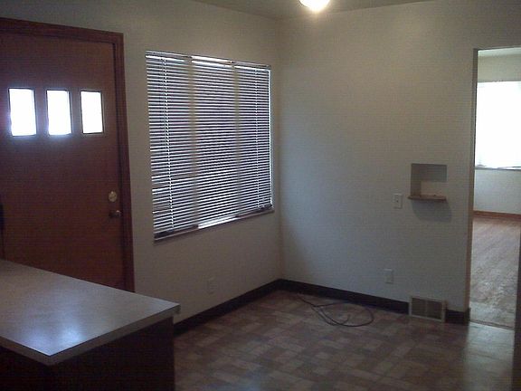 Eat-In Kitchen
